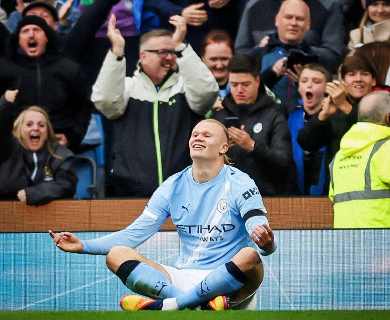 曼城3比0曼联，哈兰德梅开二度关键性提升，瓜帅战术部署完胜